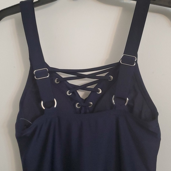 Swimsuit - Picture 4 of 5